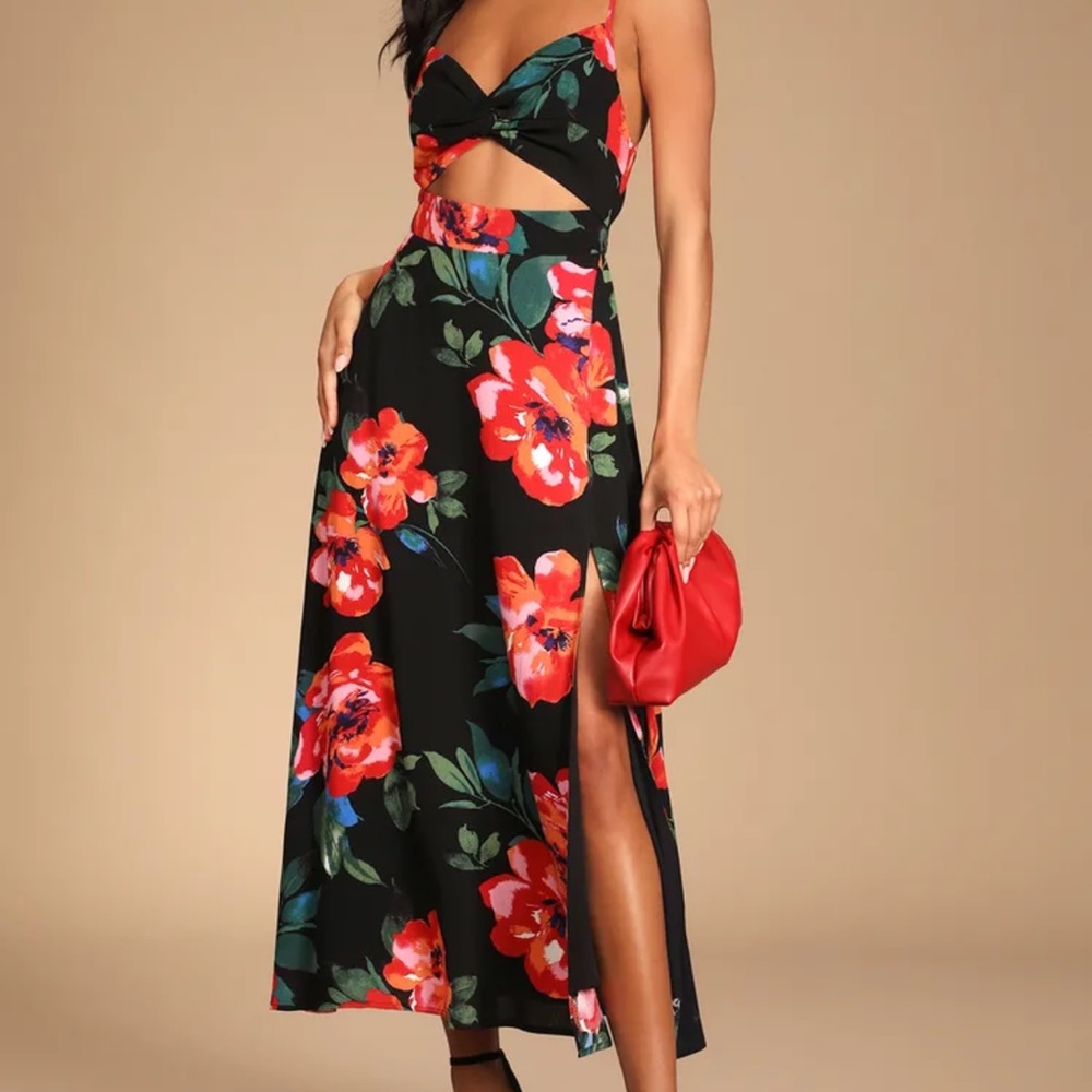 LuLu’s Tropical Blooms Black Floral Print Tie-Back
Cutout Maxi Dress